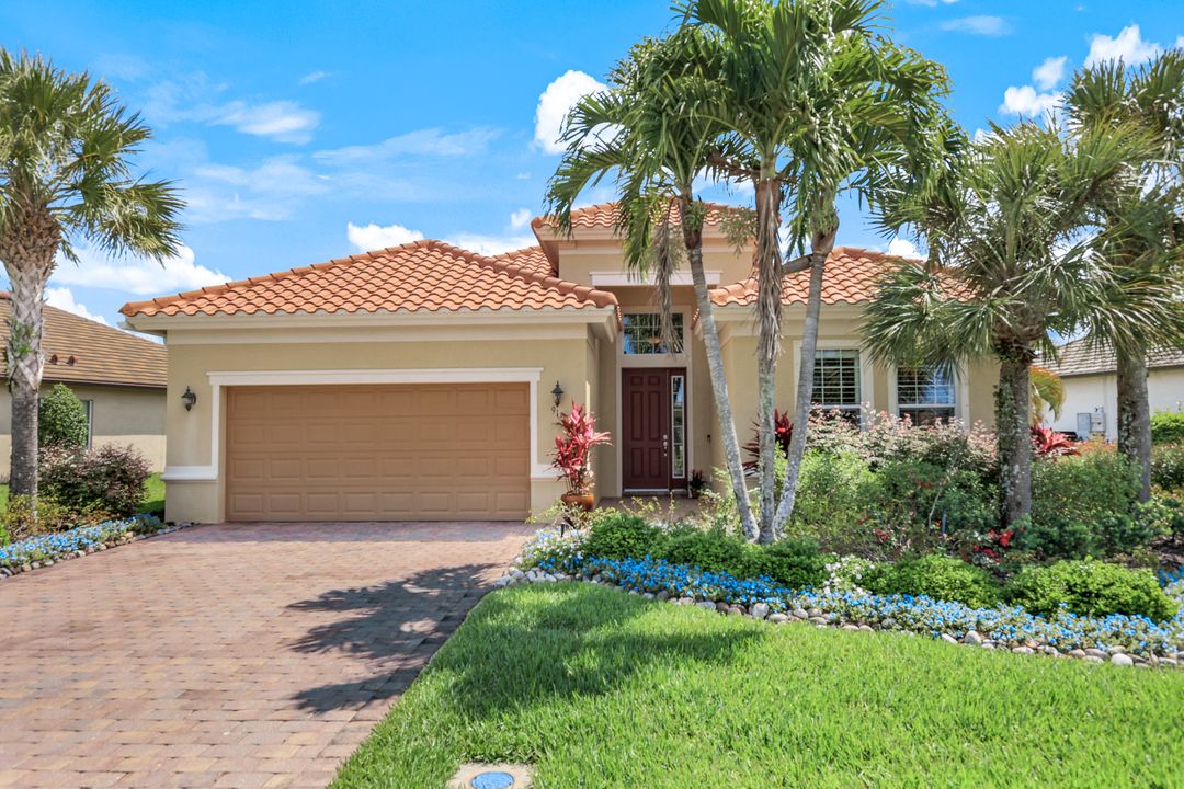 9110 Limestone Ln, Naples, FL 34120