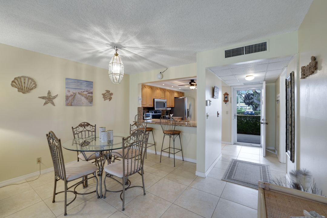 1086 Forest Lakes Dr #107, Naples, FL 34105