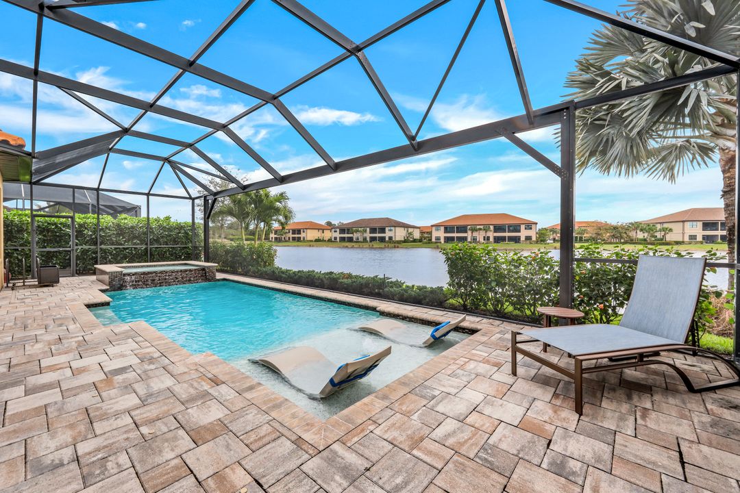 9484 Livorno Ct, Naples, FL 34119