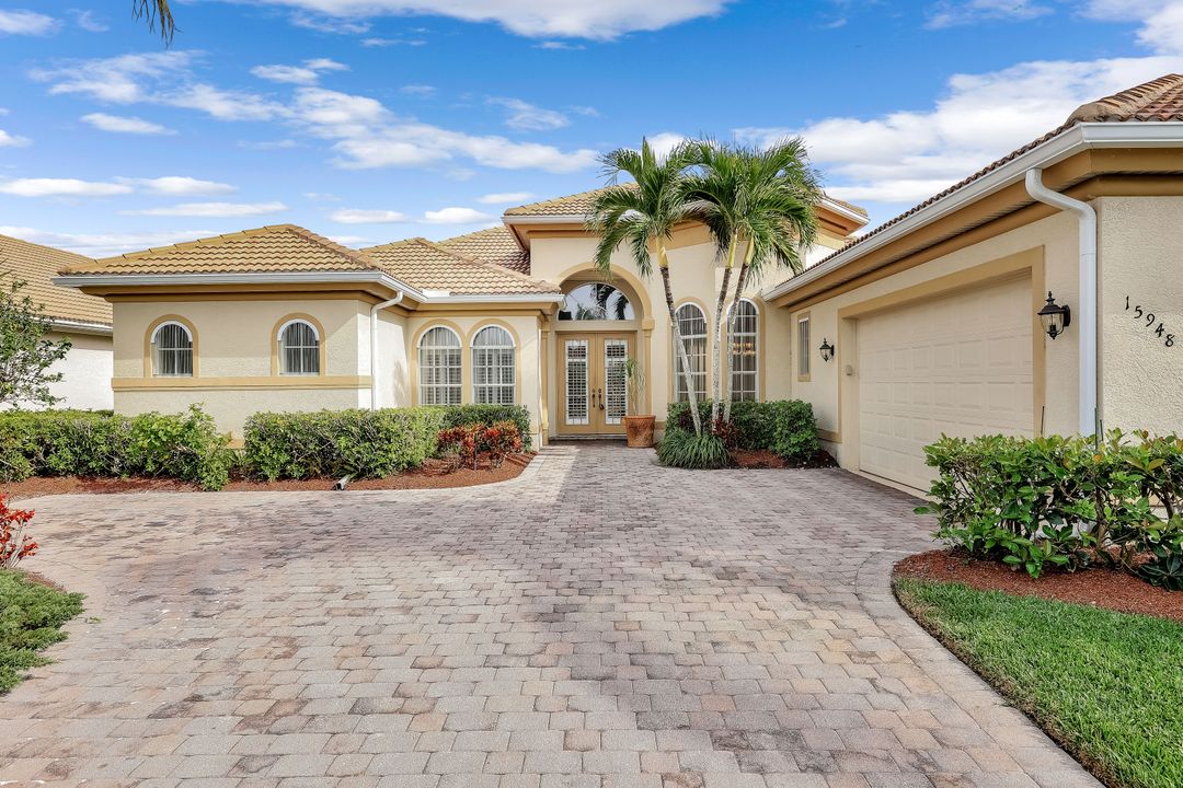 15948 Paseo Ln, Naples, FL 34110