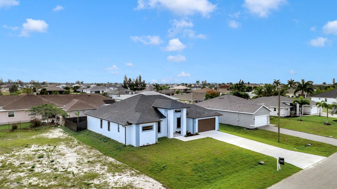 2323 NW 38th Pl, Cape Coral, FL 33993