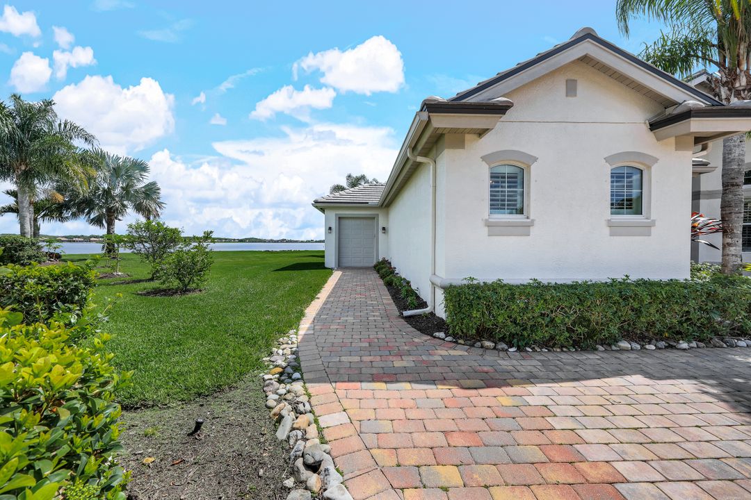 9406 Copper Canyon Ct, Naples, FL 34120