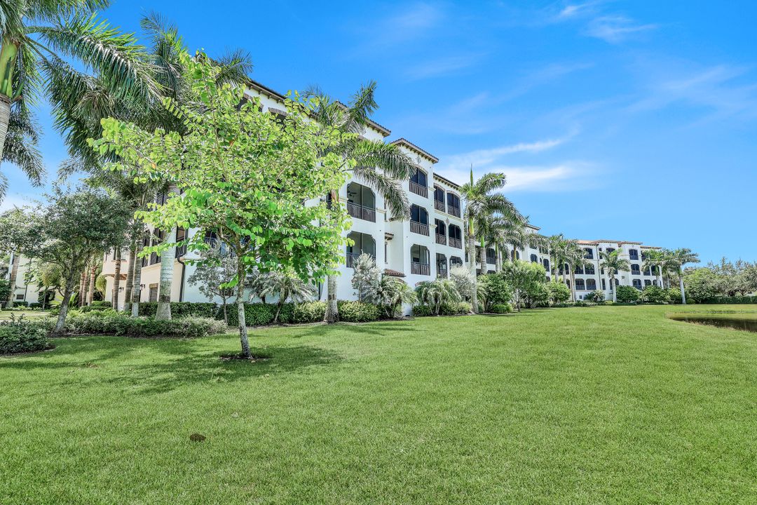 16433 Carrara Way #202, Naples, FL 34110