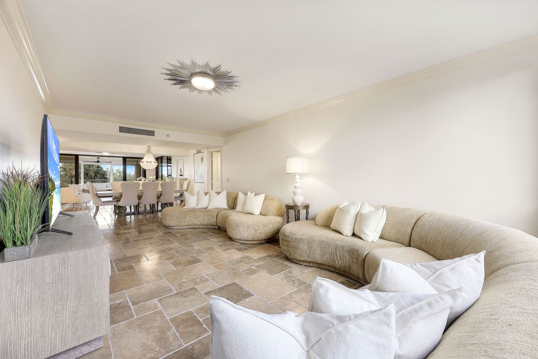 6597 Nicholas Blvd #306, Naples, FL 34108