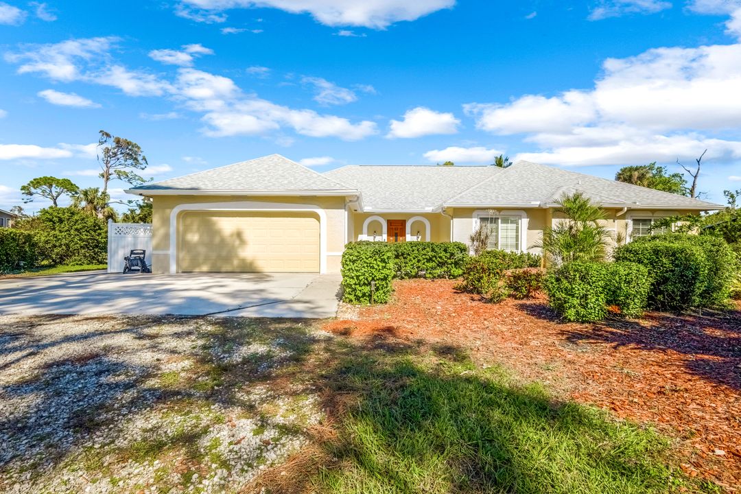 12710 Summerwood Dr, Fort Myers, FL 33908