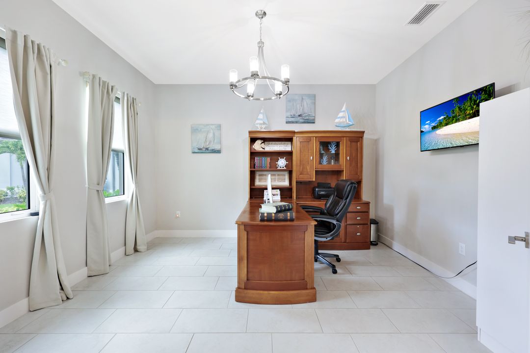 3616 Sapphire Cv Cir, Naples, FL 34114