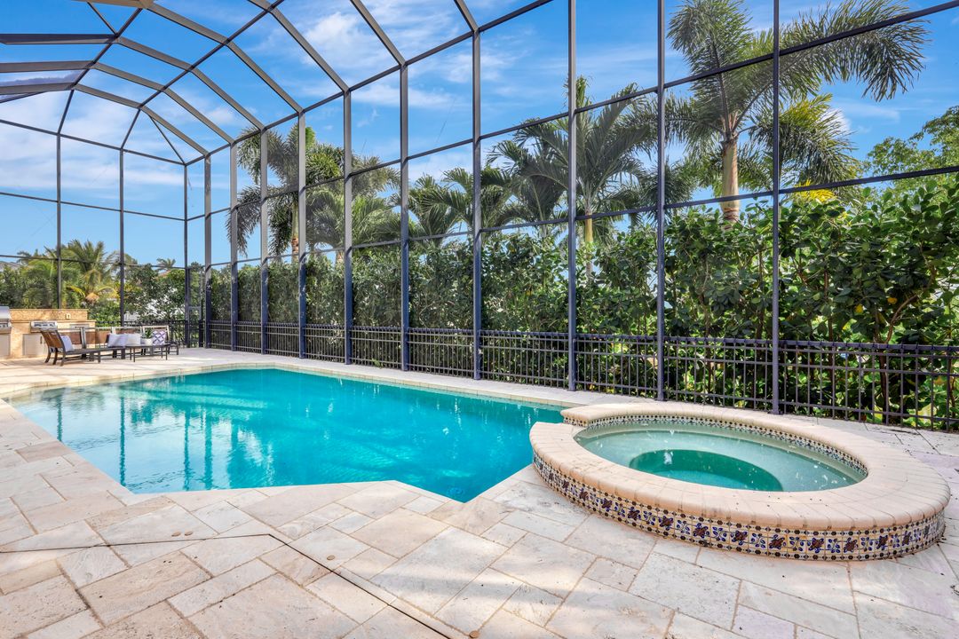 1835 Kingfish Rd, Naples, FL 34102