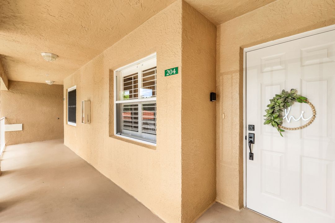 6660 Huntington Lakes Cir #204, Naples, FL 34119