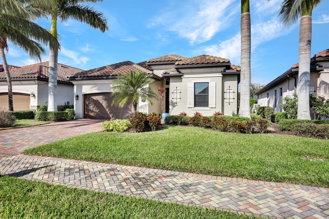 2786 Aviamar Cir, Naples, FL 34114