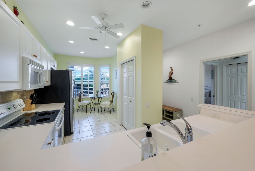 8253 Parkstone Pl #205, Naples, FL 34120