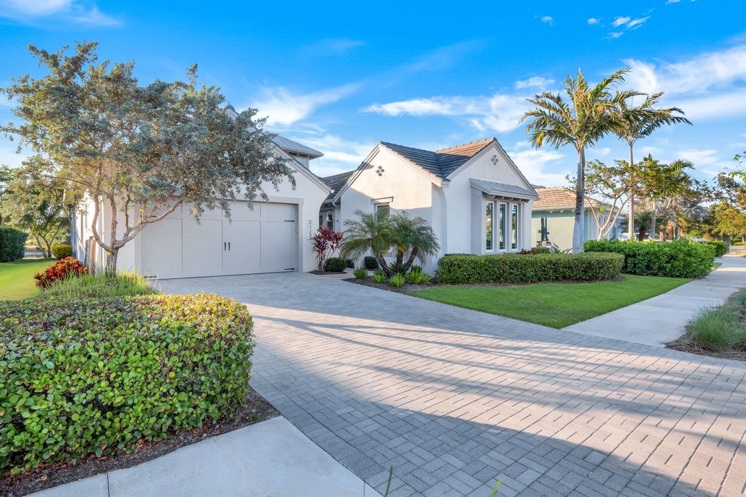 6333 Lyford Isle Dr, Naples, FL 34113