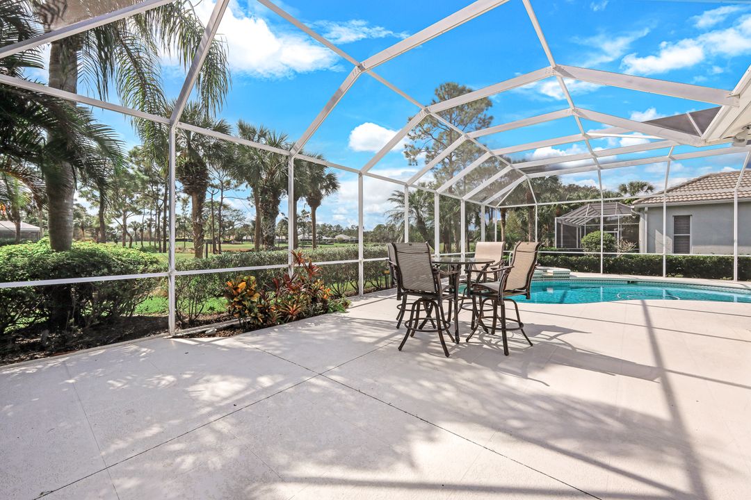 8396 Northhampton Ct, Naples, FL 34120