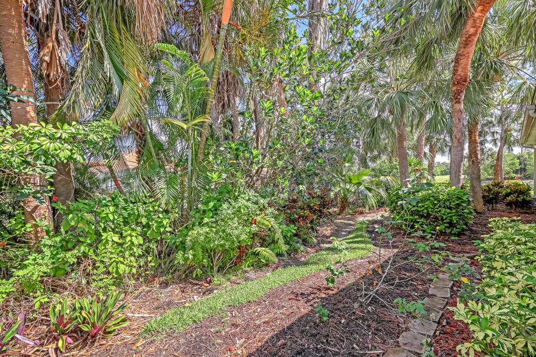 12667 Fox Ridge Dr, Bonita Springs, FL 34135