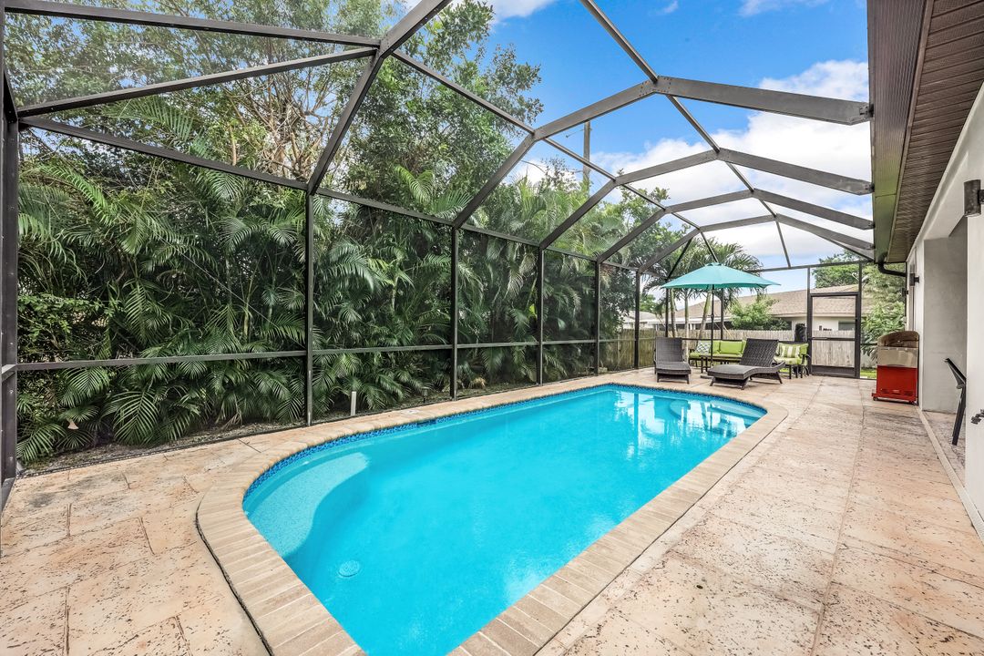 1140 Jeronimo Dr, Naples, FL 34103