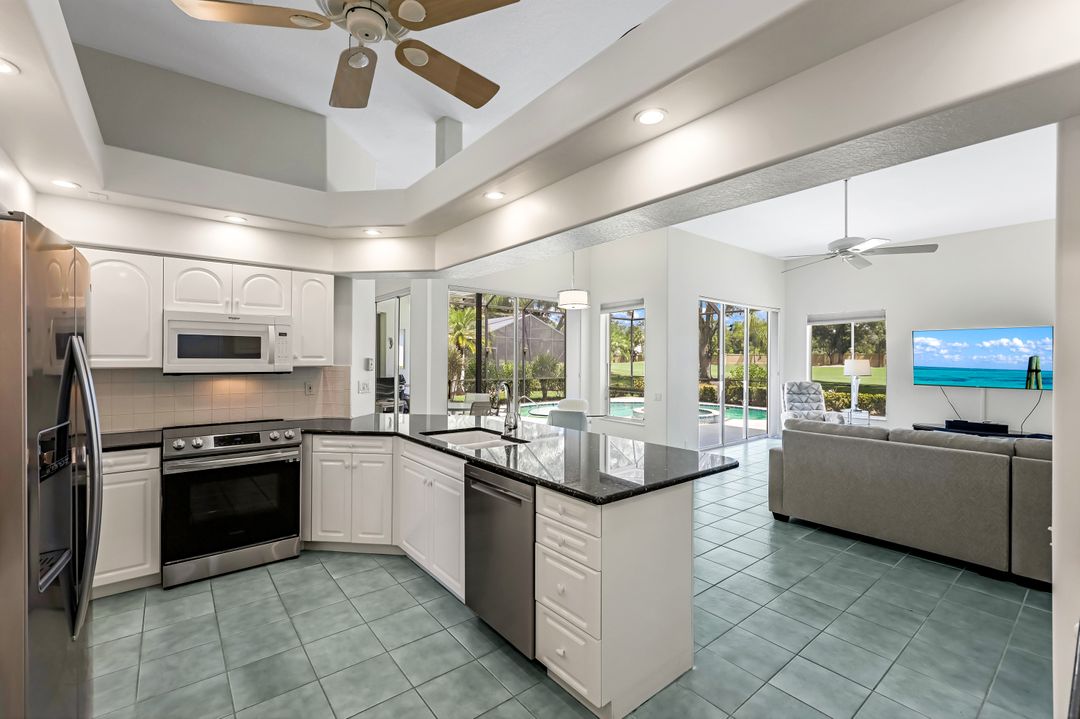 13161 Bridgeford Ave, Bonita Springs, FL 34135