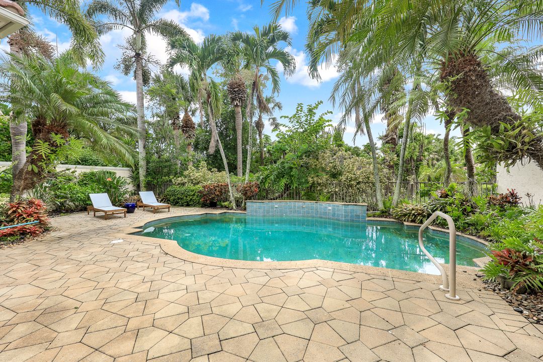 9013 Terranova Dr, Naples, FL 34109