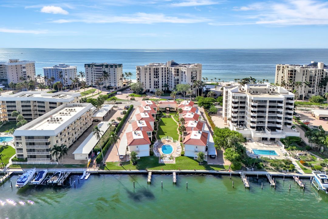 3070 Gulf Shore Blvd N #105, Naples, FL 34103