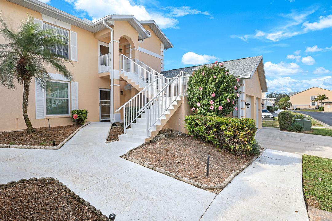 752 Wiggins Lake Dr #202, Naples, FL 34110