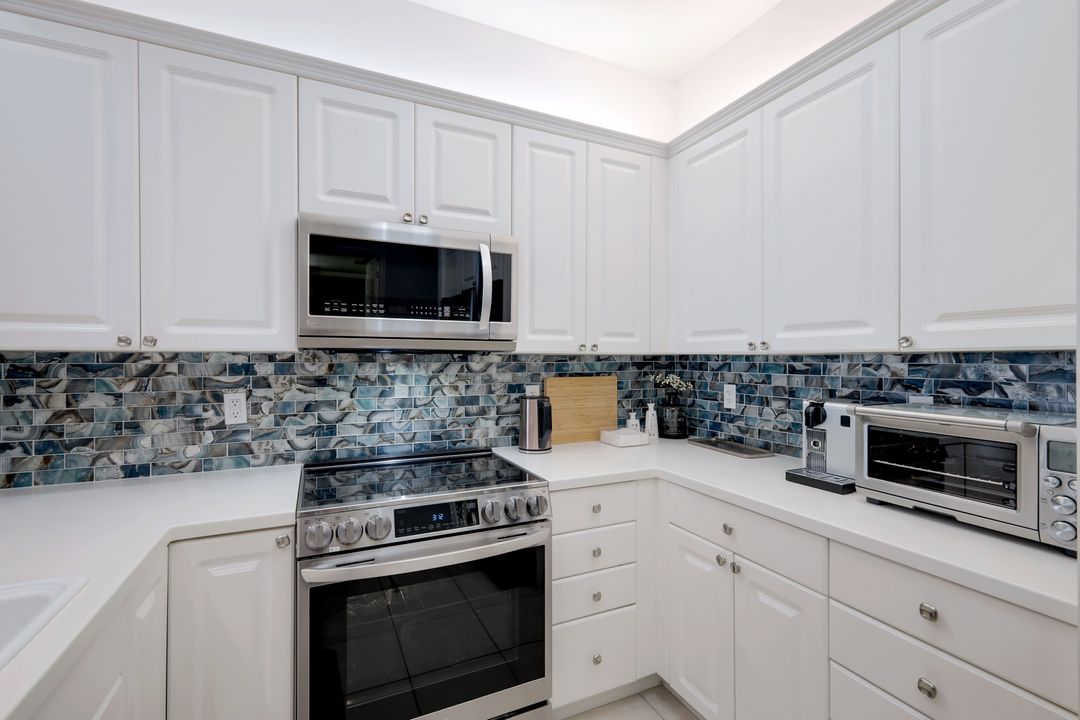 400 Flagship Dr #705, Naples, FL 34108