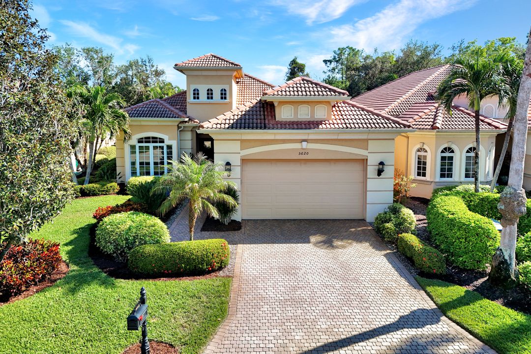 5620 Hammock Isles Dr, Naples, FL 34119