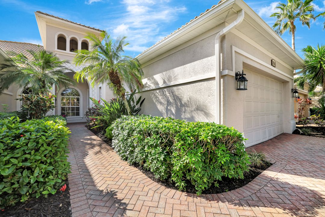 3094 Santorini Ct, Naples, FL 34119