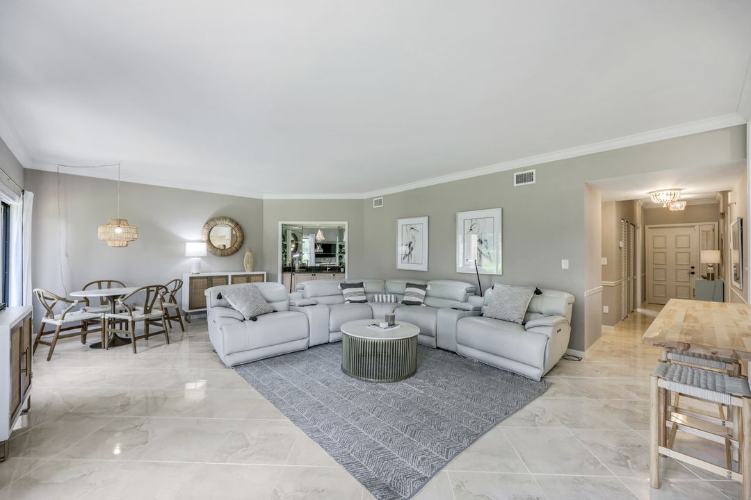 6760 Pelican Bay Blvd #312, Naples, FL 34108