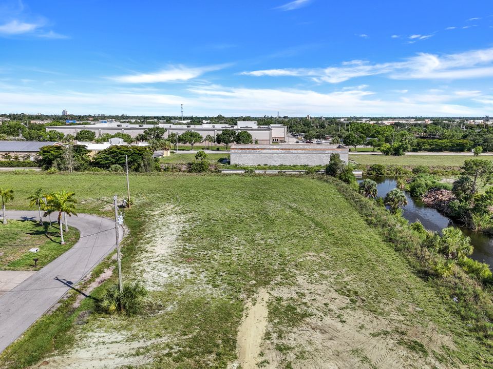 1202 NE 19th Pl, Cape Coral, FL 33909