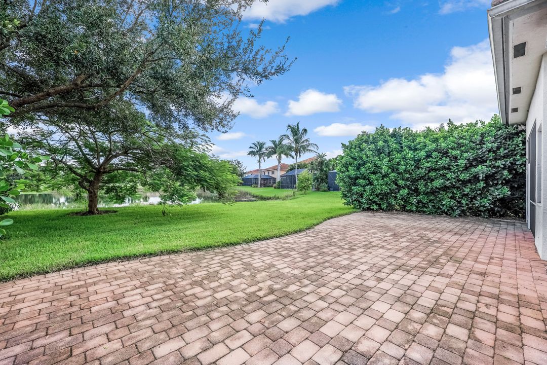 2160 Vardin Pl, Naples, FL 34120