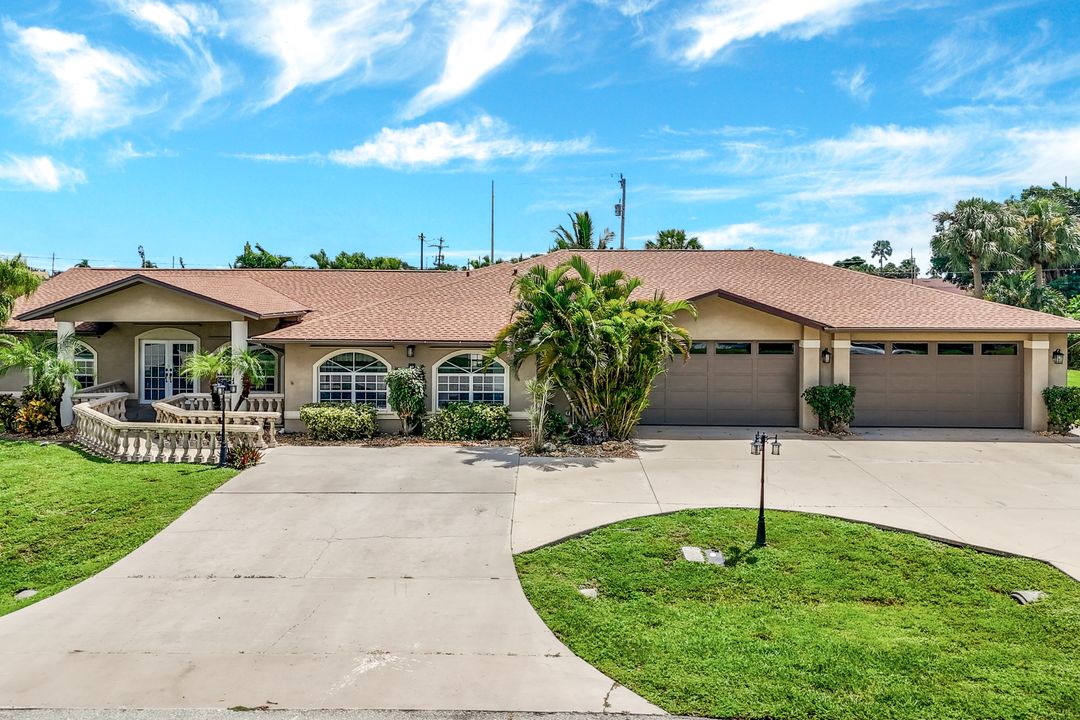 2923 SE 15th Ave, Cape Coral, FL 33904