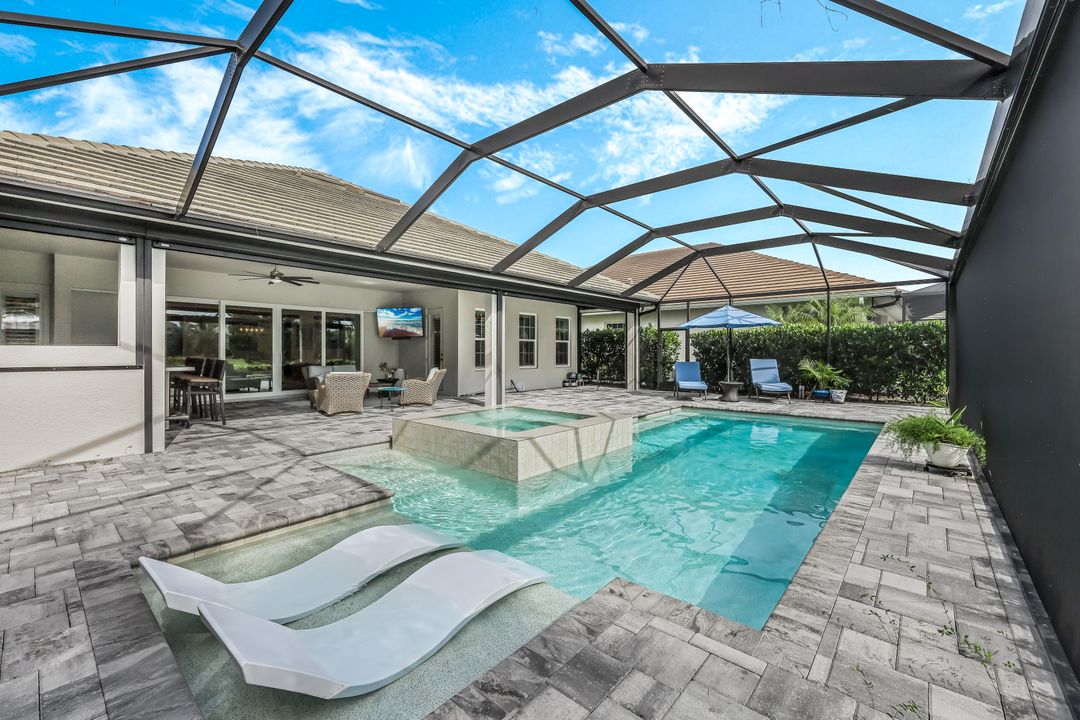 3178 Cotuit Ln, Naples, FL 34114