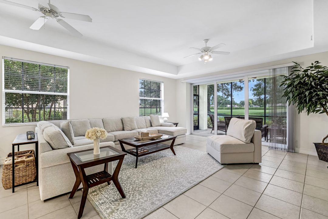 8649 Champions Point #1201, Naples, FL 34113