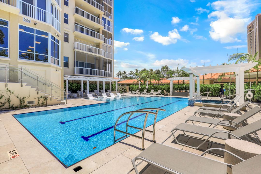 6585 Nicholas Blvd #1401, Naples, FL 34108