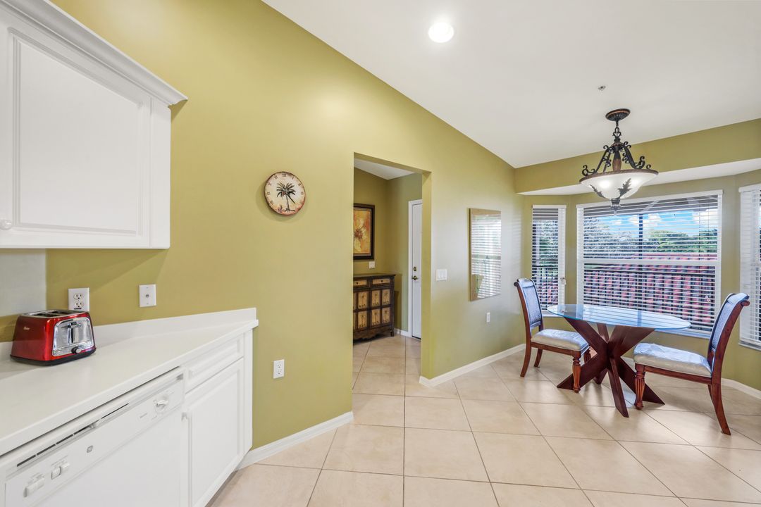 2790 Cypress Trace Cir #2228, Naples, FL 34119