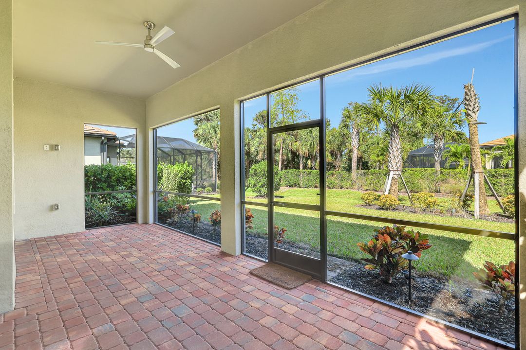 9372 Night Heron Ln, Naples, FL 34120