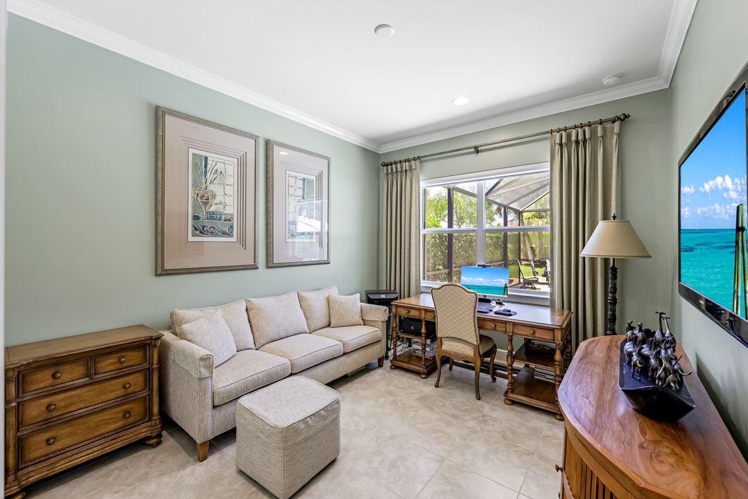 9266 Quarry Dr, Naples, FL 34120