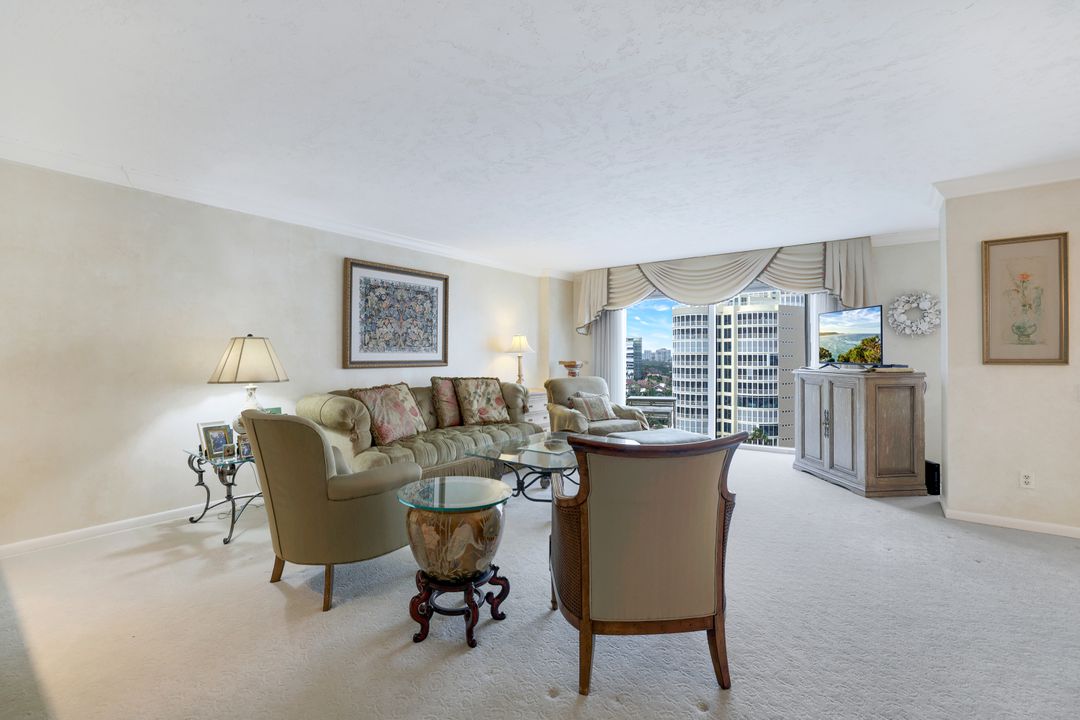 4401 Gulf Shore Blvd N #1206, Naples, FL 34103