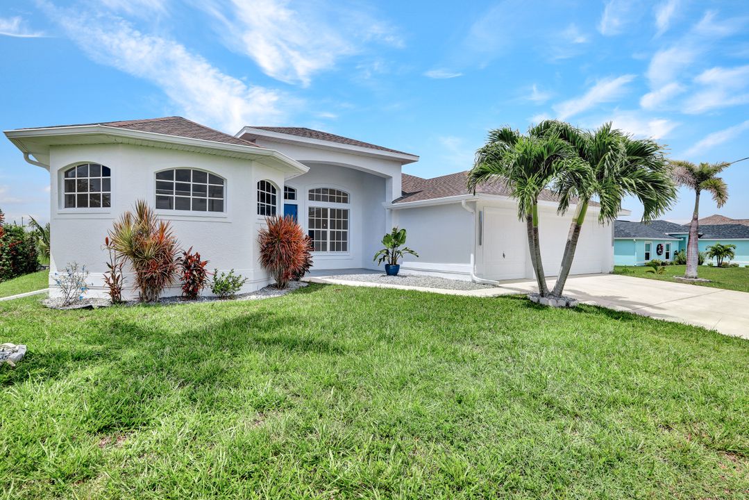 423 NW 8th Terrace, Cape Coral, FL 33993