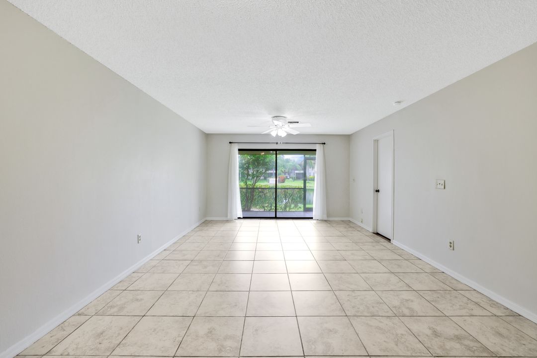 5287 Treetops Dr #105, Naples, FL 34113