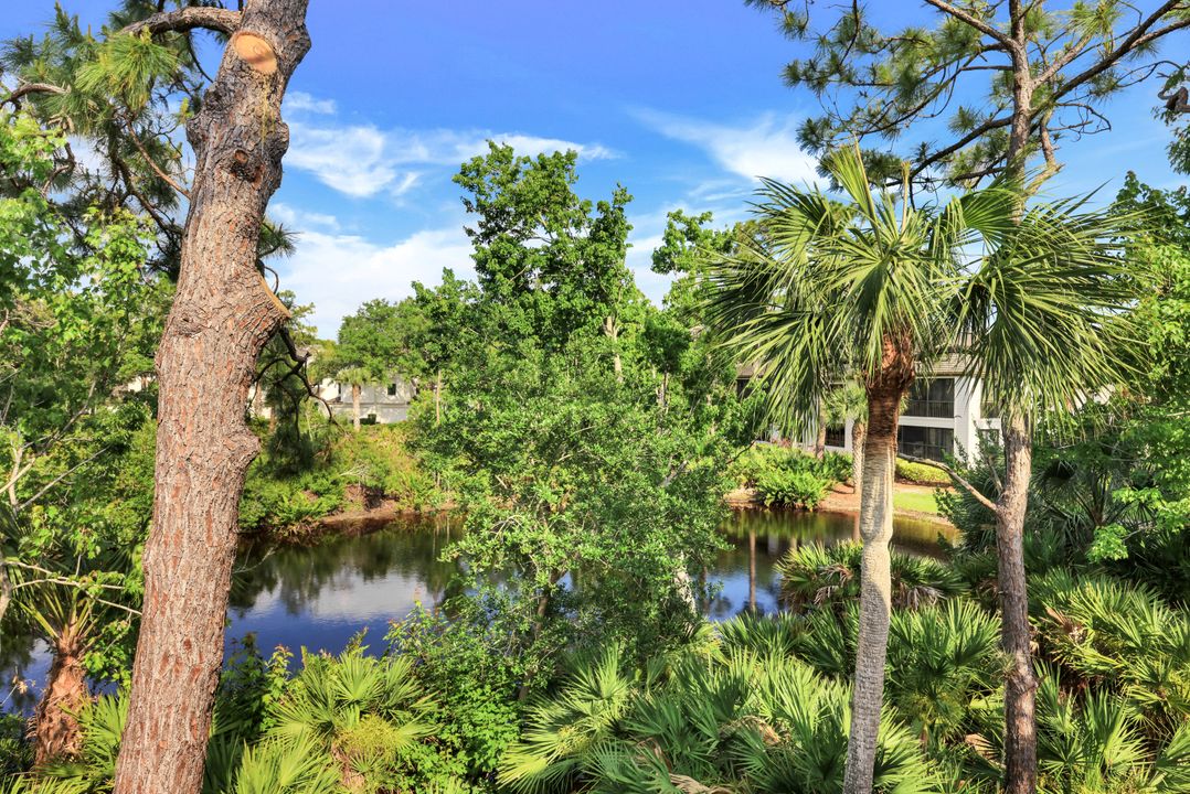 27002 Oakwood Lake Dr, Bonita Springs, FL 34134