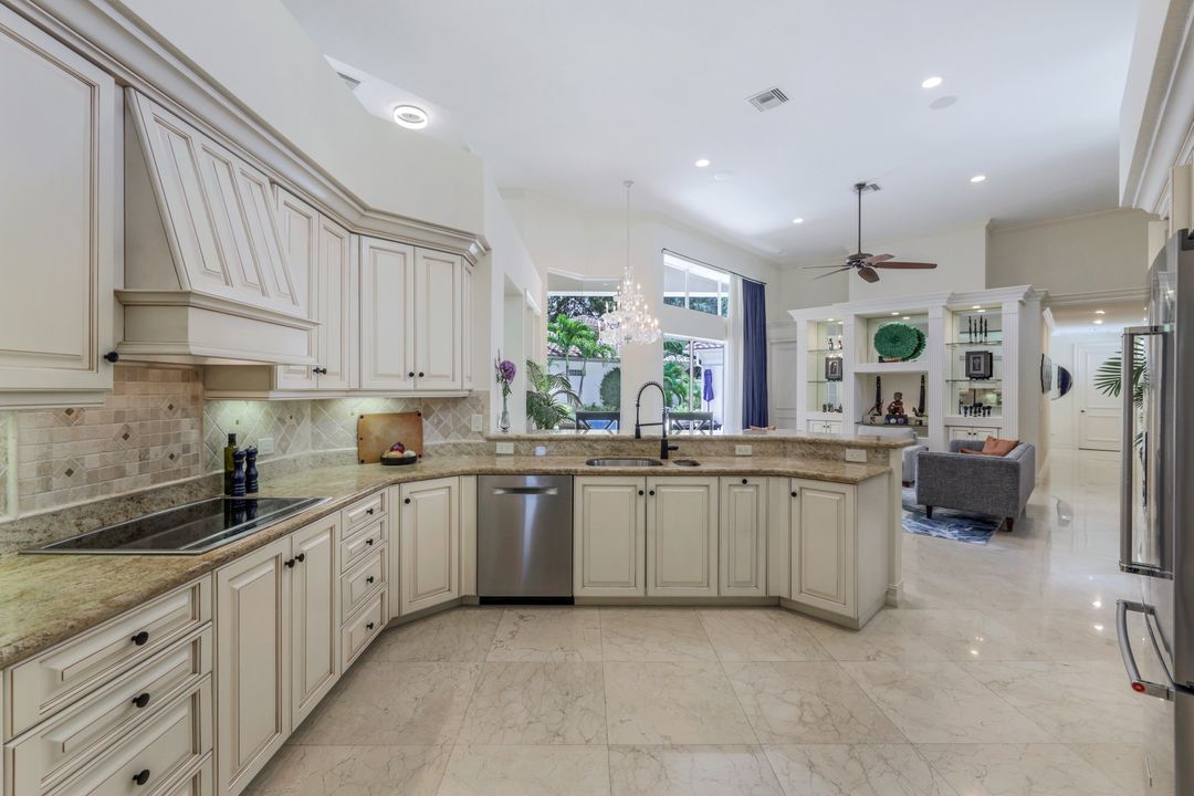 1088 Grand Isle Dr, Naples, FL 34108