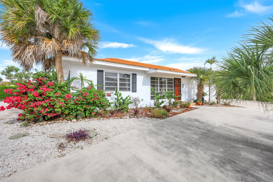 95 Greenbrier St, Marco Island, FL 34145