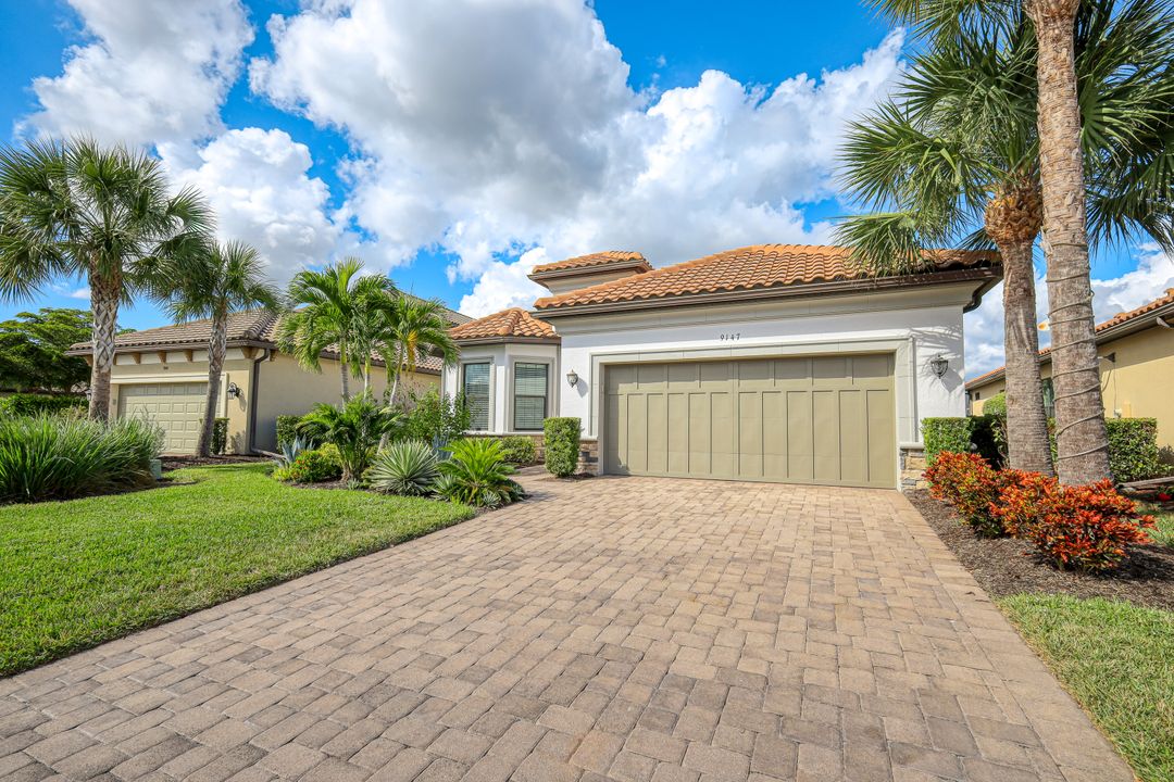 9147 Trivoli Ter, Naples, FL 34119