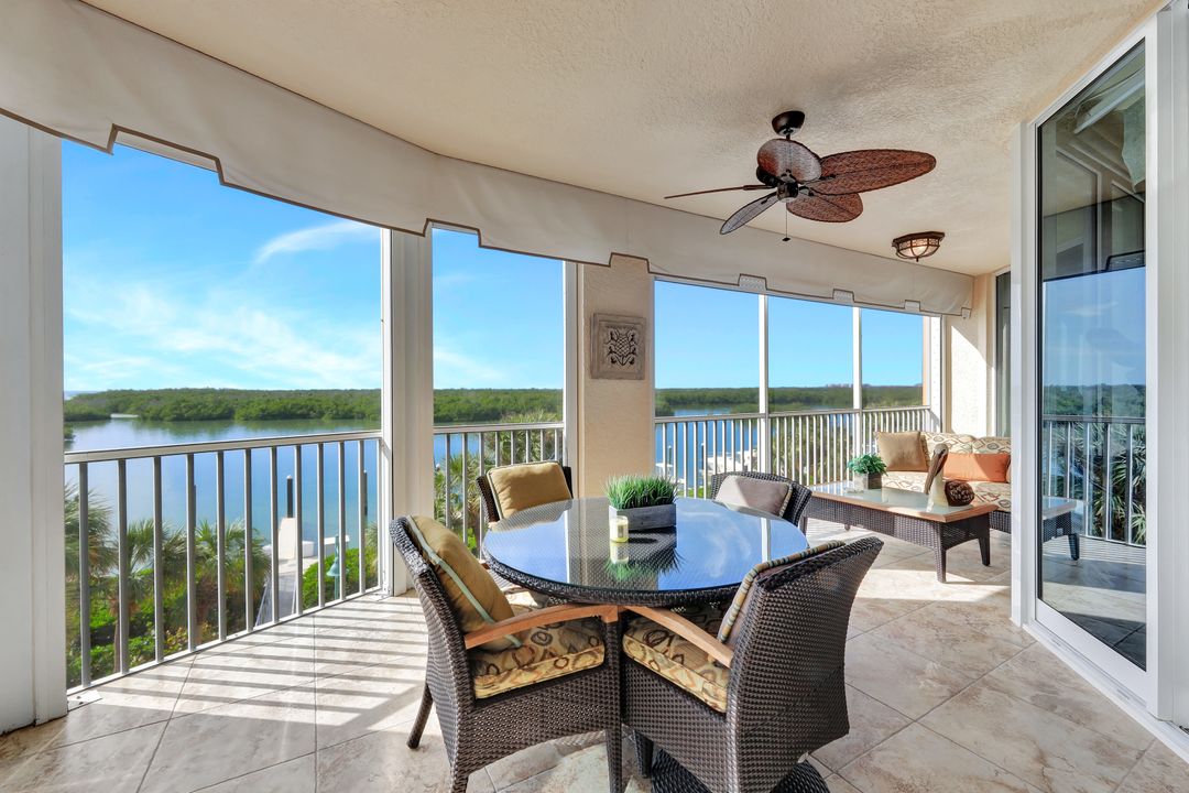 435 Dockside Dr #401, Naples, FL 34110