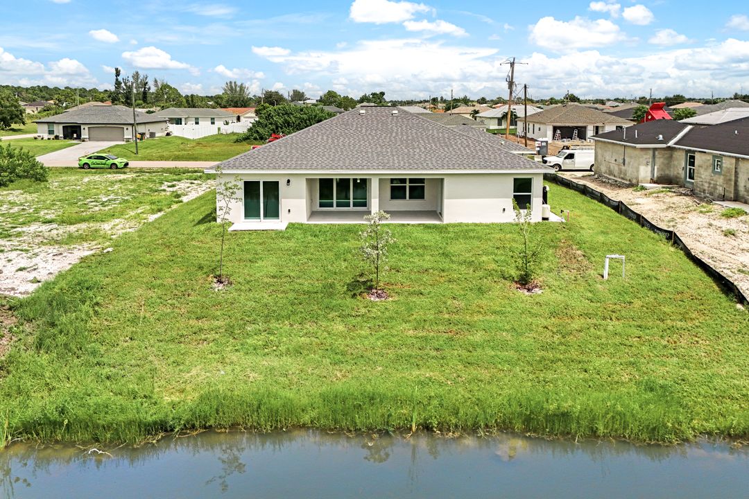 3022 NE 1st Pl, Cape Coral, FL 33909