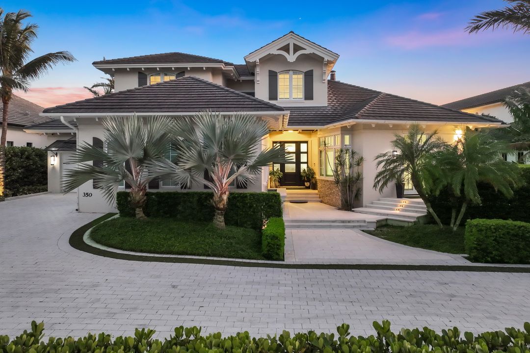 350 Springline Dr, Naples, FL 34102