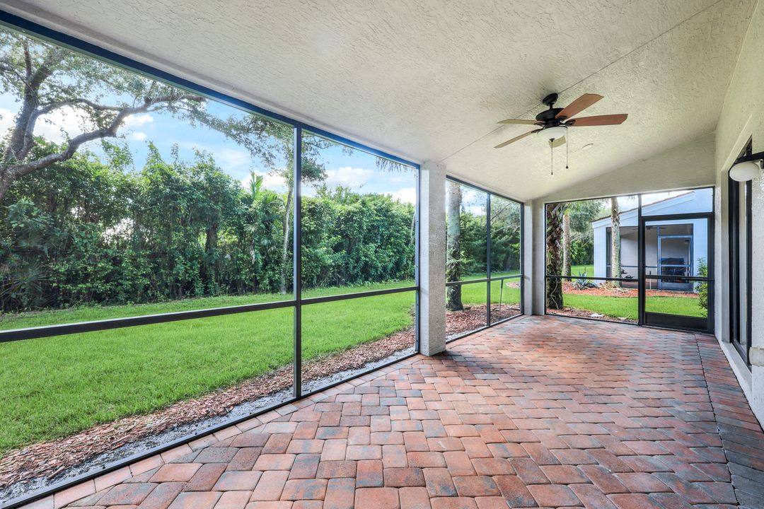 15462 Summit Pl Cir, Naples, FL 34119