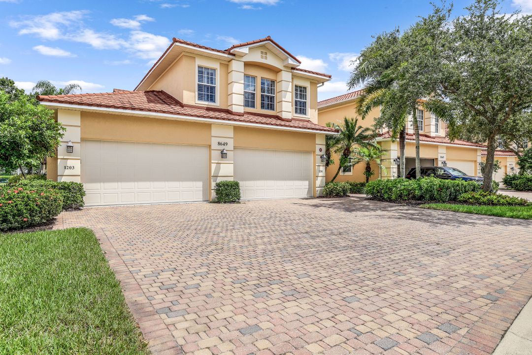 8649 Champions Point #1201, Naples, FL 34113