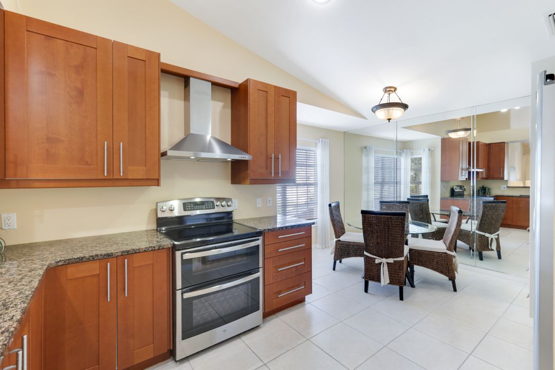 752 Wiggins Lake Dr #202, Naples, FL 34110