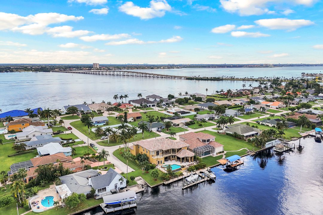 4402 SE 20th Ave, Cape Coral, FL 33904