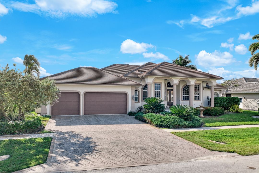 20 Anchor Ct, Marco Island, FL 34145